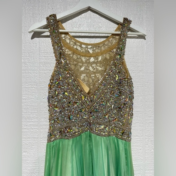 Tiffany Designs Green Embellished Prom formal Gown size 12 - Picture 8 of 16